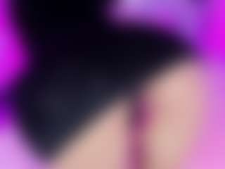 emili-clark's Live Sex Cam Show