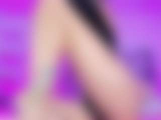 Live cam show with emili-clark - Striptease Teen (18+) on Camming Site