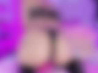 Show in cam erotica live di emili-clark