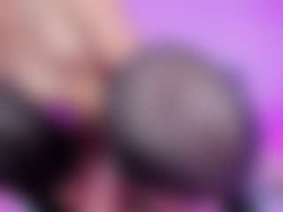 emili-clark's Live Sex Cam Show