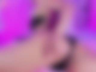emili-clark's Live Sex Cam Show