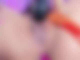 emili-clark's Live Sex Cam Show