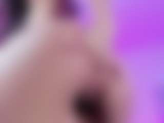 Live cam show with emili-clark - Skinny on Camsoda