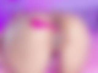 Live cam show with emili-clark - Striptease on Camsoda