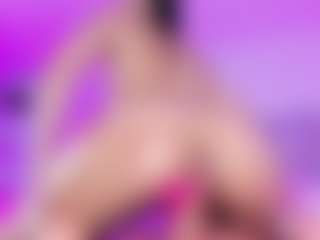 emili-clark's Live Sex Cam Show