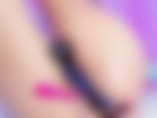 Live cam show with emili-clark - Erotic Dance on chickslive.net