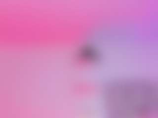 Live cam show with emili-clark - Petite on Pornisteam.com