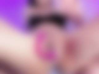 Live cam show with emili-clark - Middle Aged on Camversity