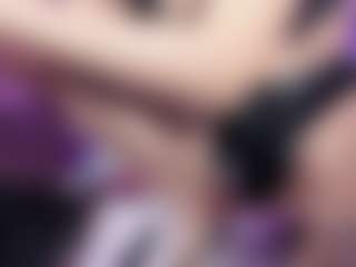 emili-clark's Live Sex Cam Show