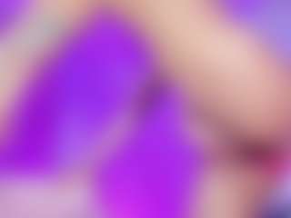 Spettacolo in cam dal vivo con emili-clark - Creampie su Camsoda