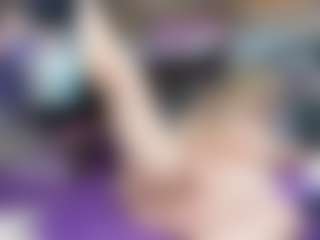 Live cam show with castrated-julie - Chubby on Sweet Sext