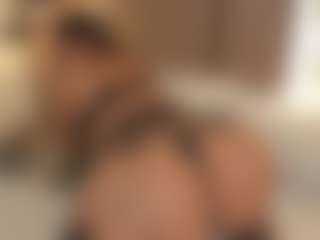 lilly-ass's Live Sex Cam Show