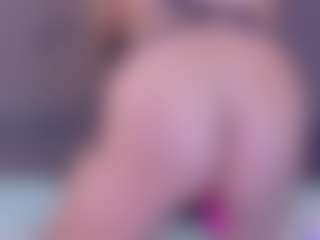 mia-makleynn's Live Sex Cam Show