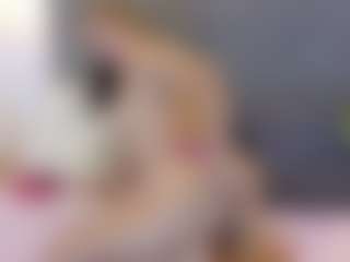 mia-makleynn's Live Sex Cam Show