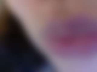 Live cam show with mia-makleynn - Young Adult on Hubzter Live