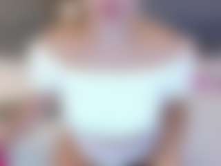 mia-makleynn's Live Sex Cam Show