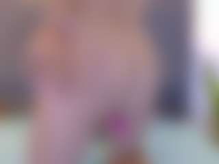 mia-makleynn's Live Sex Cam Show