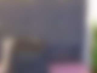 Live cam show with mia-makleynn - Young Adult on TastyBlacksLive