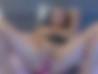 mia-makleynn's Live Sex Cam Show
