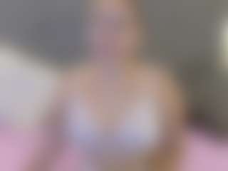 Live cam show with mia-makleynn - Cum In Pussy on Dare Cams