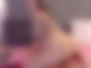 Live cam show with mia-makleynn - Squirt on Camming Site
