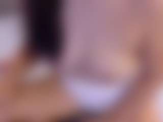 Live cam show with mia-makleynn - Young Adult Teen (18+) on CamClone