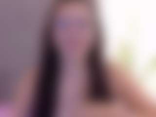 Live cam show with mia-makleynn - Drinking on AdultVida.com