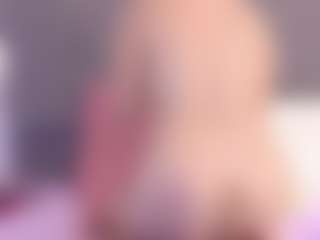 mia-makleynn's Live Sex Cam Show