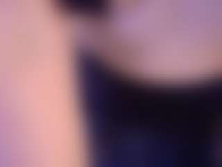 Live cam show with mia-makleynn - Tittyfuck on Milfs Live
