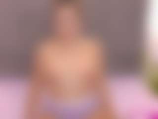 mia-makleynn's Live Sex Cam Show