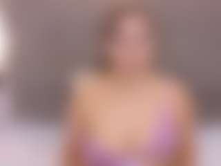 Live cam show with mia-makleynn - Tittyfuck on Camsoda