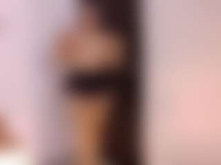 mia-makleynn's Live Sex Cam Show