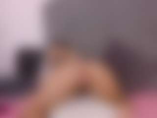 mia-makleynn's Live Sex Cam Show