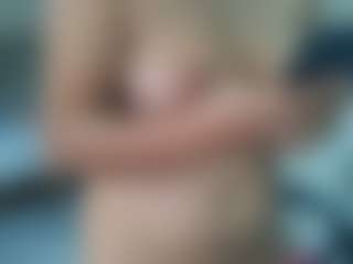 mia-makleynn's Live Sex Cam Show