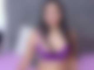 Live cam show with mia-makleynn - Tittyfuck on CamClone