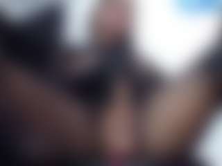 Live cam show with Amatiell - Spank on livesuperchat.net