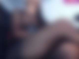 Live cam show with Amatiell - Average on WildCum