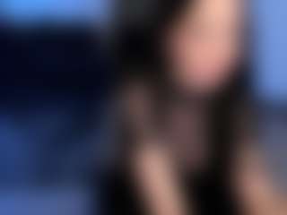 Eviee's Live Sex Cam Show