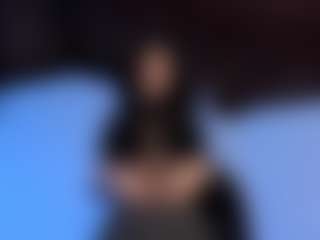 Eviee's Live Sex Cam Show