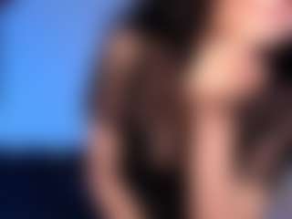 Eviee's Live Sex Cam Show