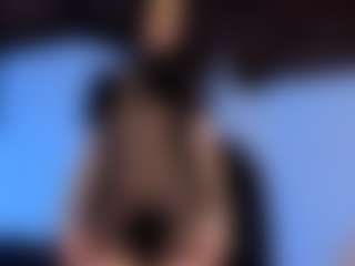 Eviee's Live Sex Cam Show