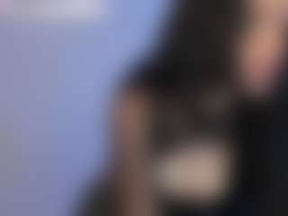 Eviee's Live Sex Cam Show