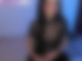 Eviee's Live Sex Cam Show