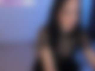 Eviee's Live Sex Cam Show