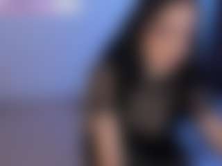 Eviee's Live Sex Cam Show