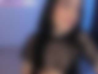 Eviee's Live Sex Cam Show