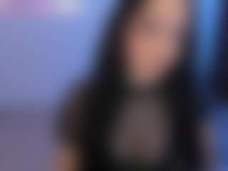 Eviee's Live Sex Cam Show