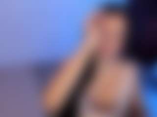 Eviee's Live Sex Cam Show