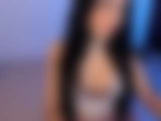 Eviee's Live Sex Cam Show
