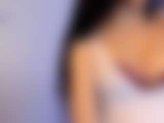 Eviee's Live Sex Cam Show
